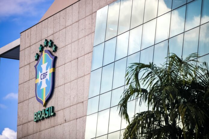 suposta-camisa-vermelha-da-selecao-tem-90%-de-reacoes-negativas
