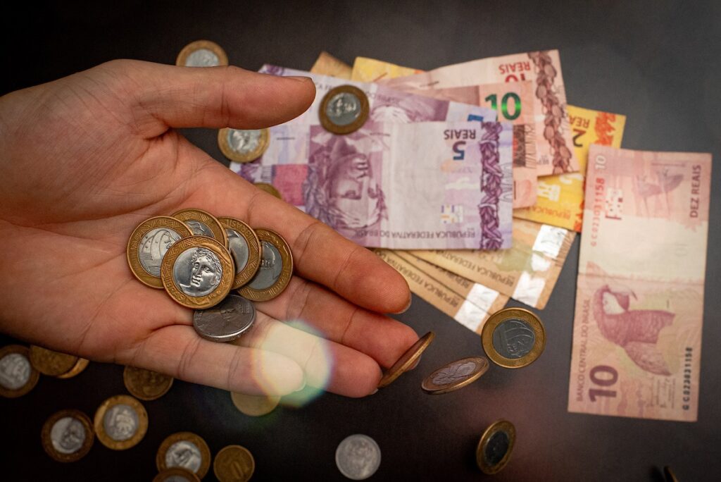 com-selic-em-quase-15%,-investimentos-no-tesouro-direto-tem-recorde