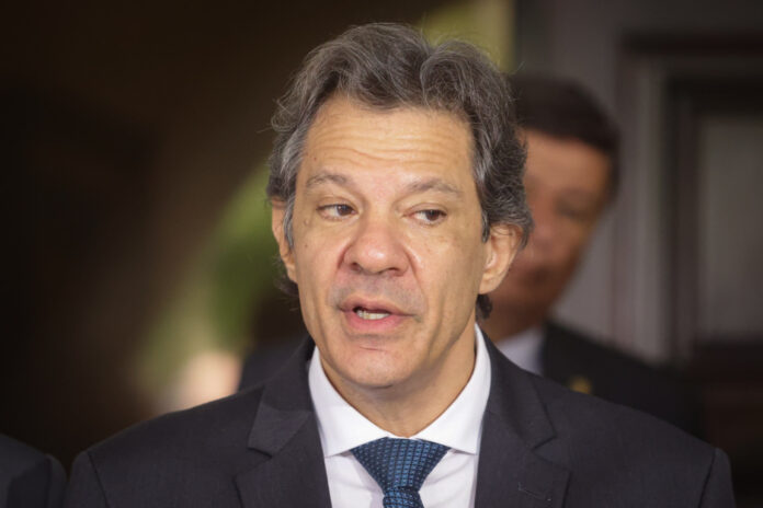 mudancas-nas-taxas-do-vr-e-va-ja-estao-na-casa-civil,-diz-haddad