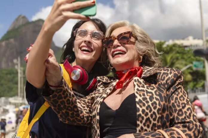 juliana-silveira-comemora-20-anos-de-“floribella”-com-show-no-rio