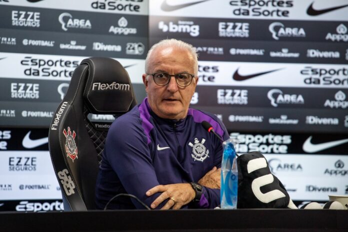 dorival-comenta-goleada-do-flamengo-e-avalia-estreia-no-corinthians