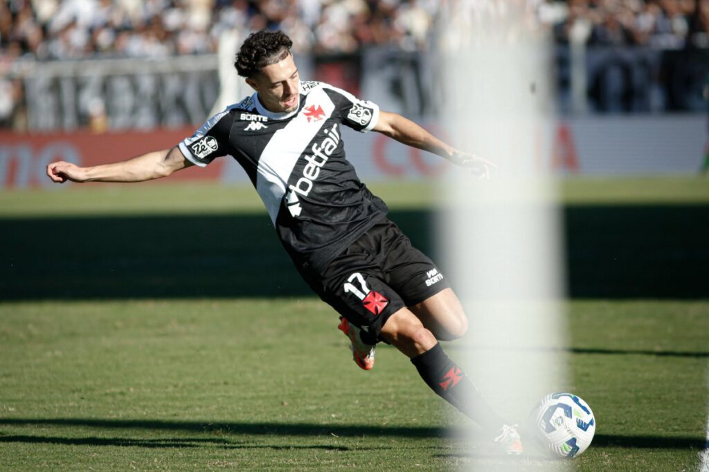 nuno-moreira-marca-golaco-para-o-vasco-na-copa-do-brasil.-assista