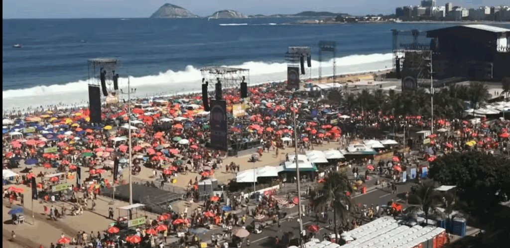 copacabana-ja-esta-lotada-de-fas-para-o-show-de-lady-gaga