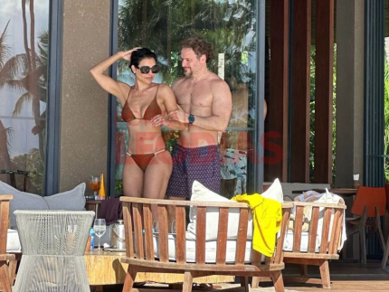 cintia-chagas-e-flagrada-de-biquini-ao-lado-do-namorado-em-resort-de-luxo.-veja!