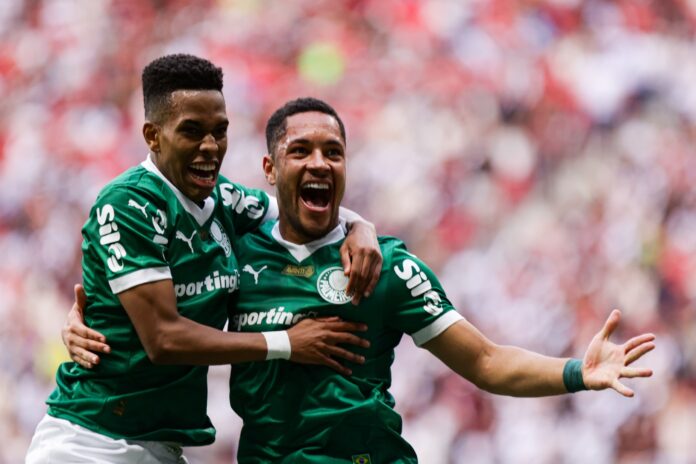 com-gol-de-vitor-roque,-palmeiras-vence-o-vasco-em-jogao-no-df
