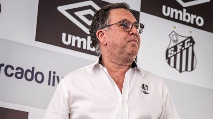 presidente-do-santos-e-vaiado-em-abertura-dos-jogos-da-propria-faculdade
