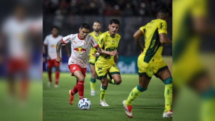 bragantino-vence-com-gol-no-fim-e-assume-vice-lideranca-do-brasileiro