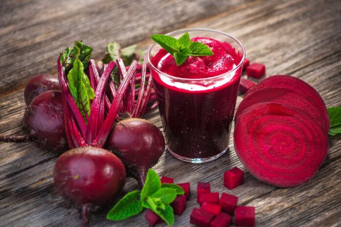 delicioso-e-nutritivo:-saiba-beneficios-do-suco-de-beterraba-com-limao
