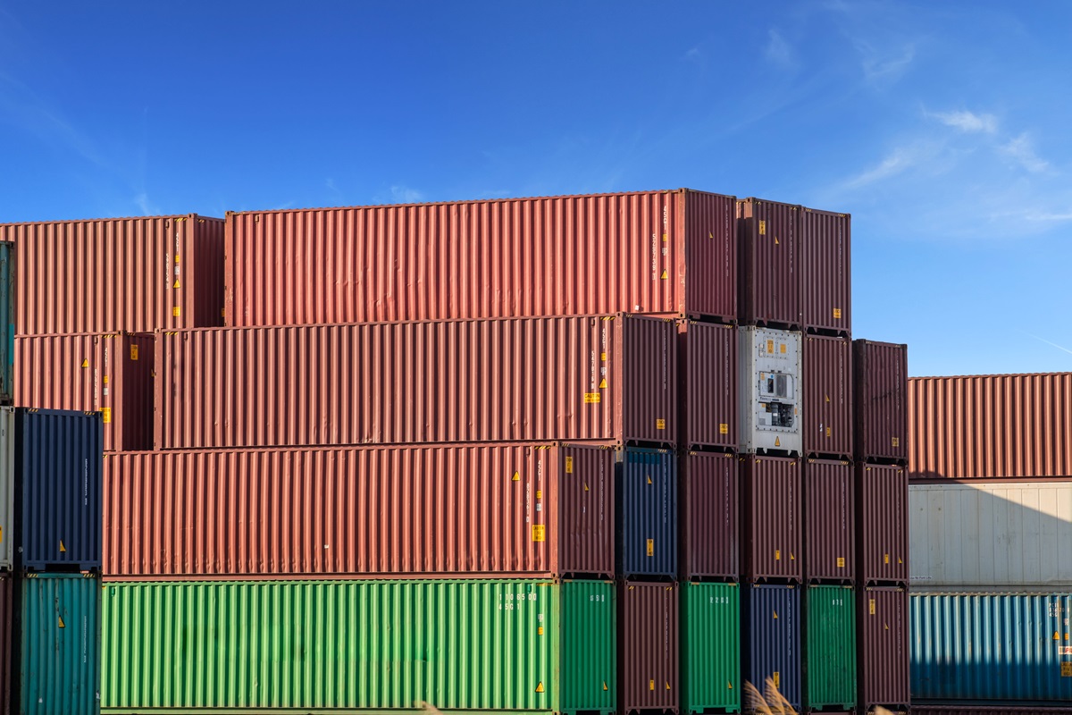 balanca-comercial-tem-superavit-de-us$-8,2-bilhoes-em-abril,-diz-mdic