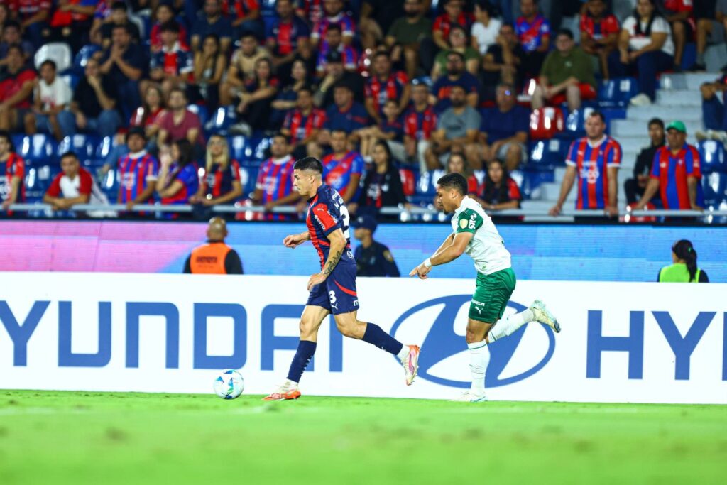 palmeiras:-vitor-roque-perde-gol-inacreditavel-na-libertadores.-veja