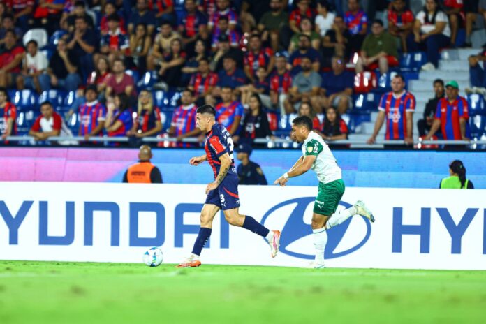 palmeiras:-vitor-roque-perde-gol-inacreditavel-na-libertadores.-veja