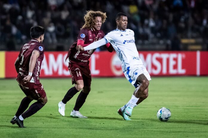cruzeiro-empata-com-mushuc-runa-e-e-eliminado-da-sul-americana