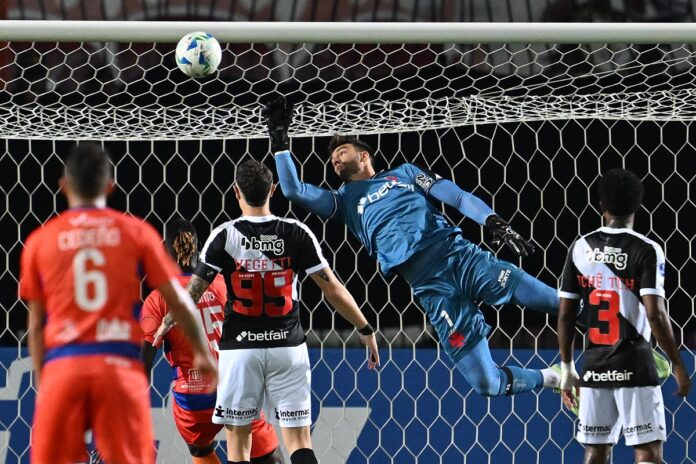 pela-sul-americana,-vasco-leva-4-x-1-na-venezuela.-veja-os-gols