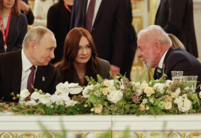 lula-se-encontra-com-putin-na-vespera-do-dia-da-vitoria-na-russia