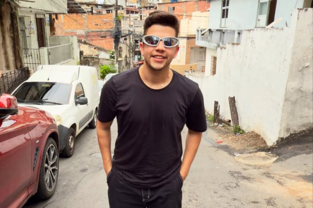 idolo-de-davi-brito,-nadson-o-ferinha-transforma-boteco-em-palco