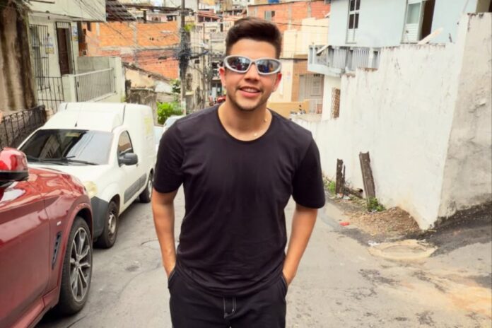 idolo-de-davi-brito,-nadson-o-ferinha-transforma-boteco-em-palco