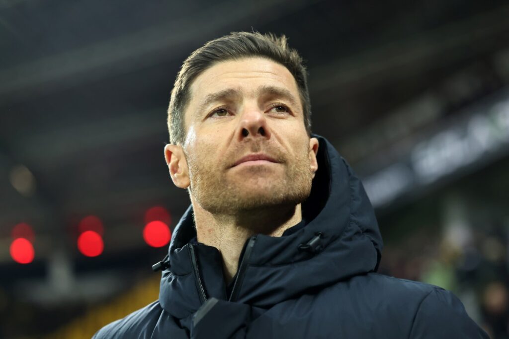 leverkusen-oficializa-saida-de-xabi-alonso,-alvo-do-real-madrid