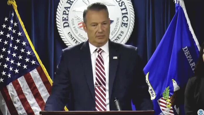 eua:-operacoes-de-imigracao-prendem-quase-1.500-em-massachusetts