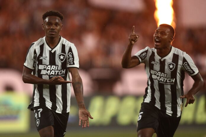 atacante-do-botafogo-passa-por-cirurgia-e-esta-fora-do-mundial.-veja