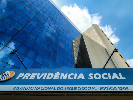 justica-determina-o-bloqueio-de-r$-28,8-milhoes-de-investigados-por-fraudes-no-inss