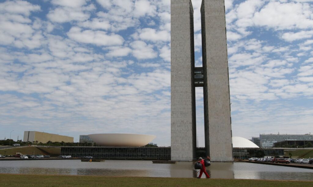 julgamento-de-regulacao-das-redes-opoe-stf-e-congresso,-dizem-especialistas