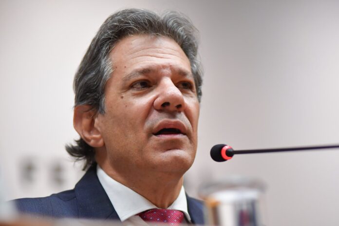 iof:-plano-de-voo-esta-bem-montado,-mas-decisao-e-de-lula,-diz-haddad