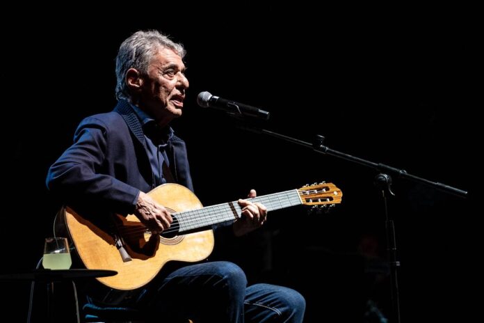 chico-buarque-passa-por-cirurgia-no-cranio;-veja-estado-de-saude