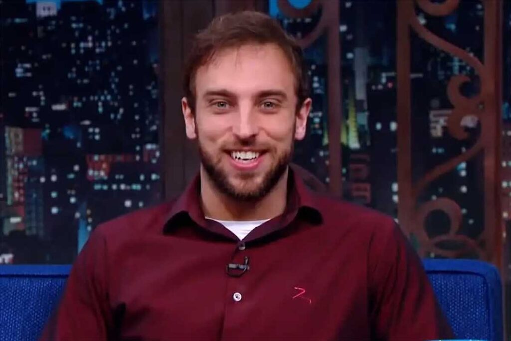leo-lins-e-condenado-a-mais-de-8-anos-por-falas-em-show