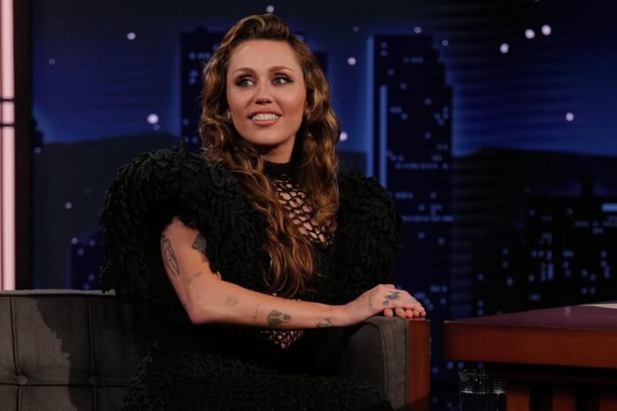 miley-cyrus-abre-o-jogo-sobre-maternidade:-“e-uma-responsabilidade”
