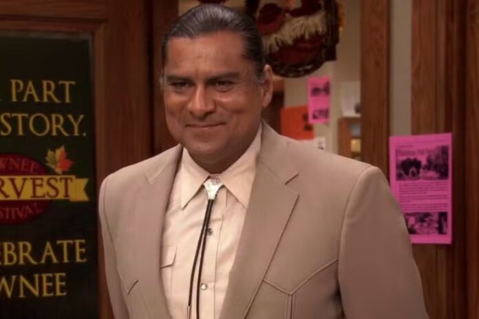 ator-de-‘parks-and-recreation’-morre-a-tiros-em-ataque-homofobico