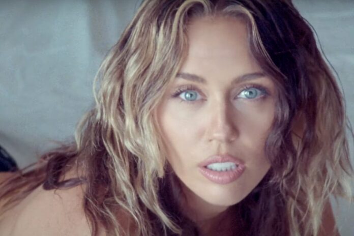 miley-cyrus-revela-como-‘escondia’-gastos-com-drogas