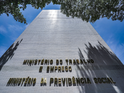 regras-para-trabalho-em-feriado-mudam;-saiba-o-que-esta-em-jogo