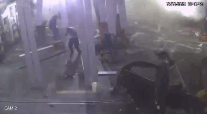 video-mostra-explosao-de-carro-que-deixou-um-morto-e-um-ferido-no-rio