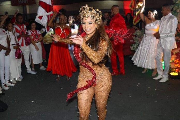 lexa-se-apresenta-oficialmente-como-madrinha-da-dragoes-da-real