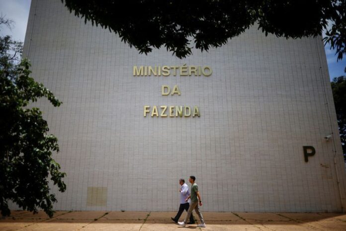 fazenda-busca-“convergencia”-para-resolver-iof;-lideres-citam-“cautela”