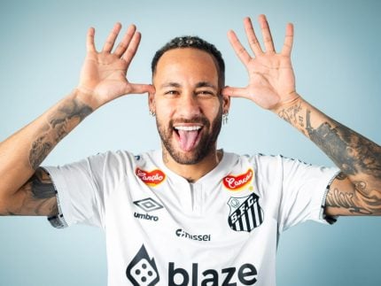 neymar-renova-contrato-com-santos-ate-o-final-de-2026