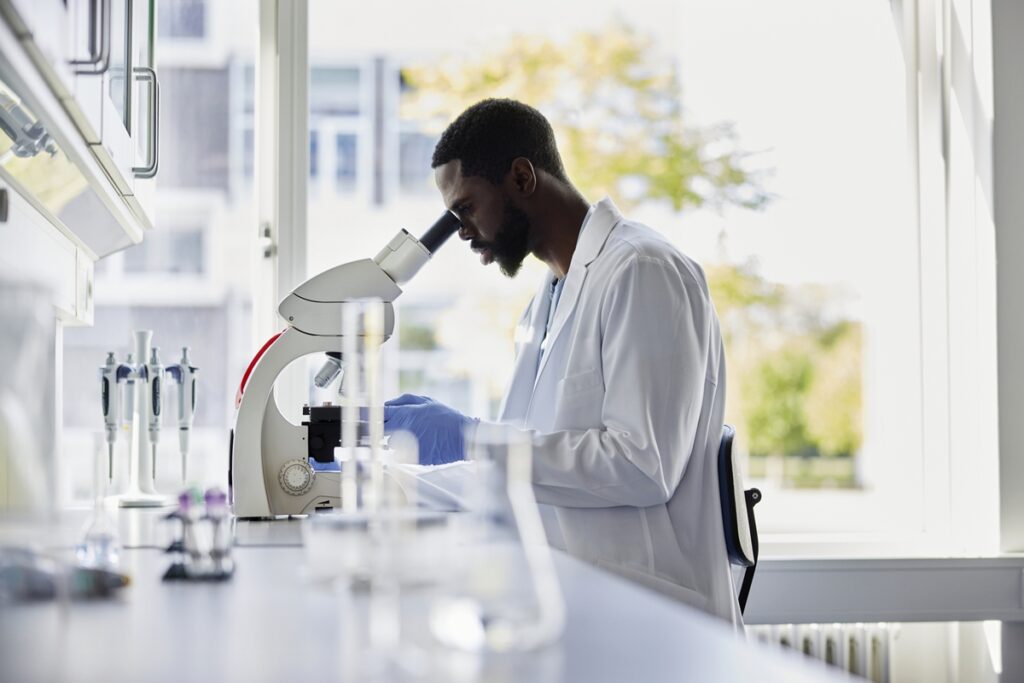 cientistas-tem-bons-resultados-em-testes-de-terapia-contra-o-alzheimer