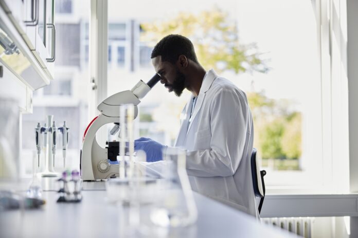 cientistas-tem-bons-resultados-em-testes-de-terapia-contra-o-alzheimer