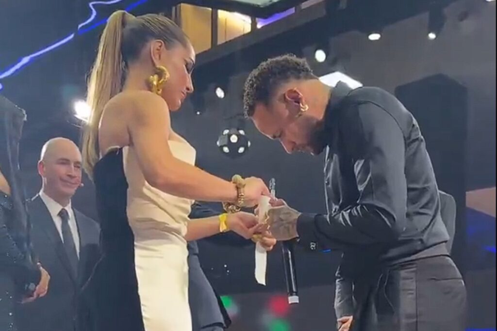alvo-da-cpi-das-bets,-deolane-gasta-r$-1-milhao-em-leilao-de-neymar