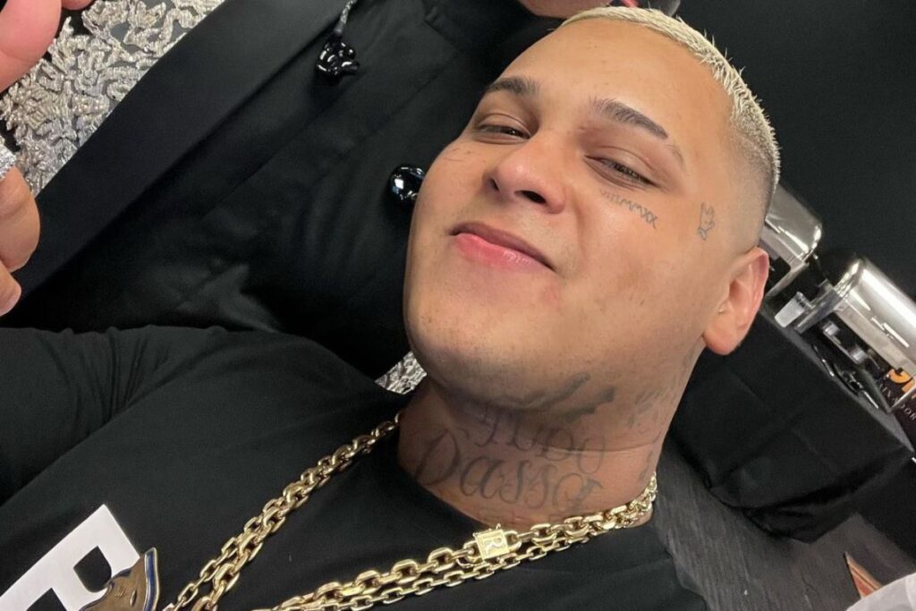 mc-ryan-sp-compra-relogio-de-r$-42-mil-para-ex-no-dia-dos-namorados