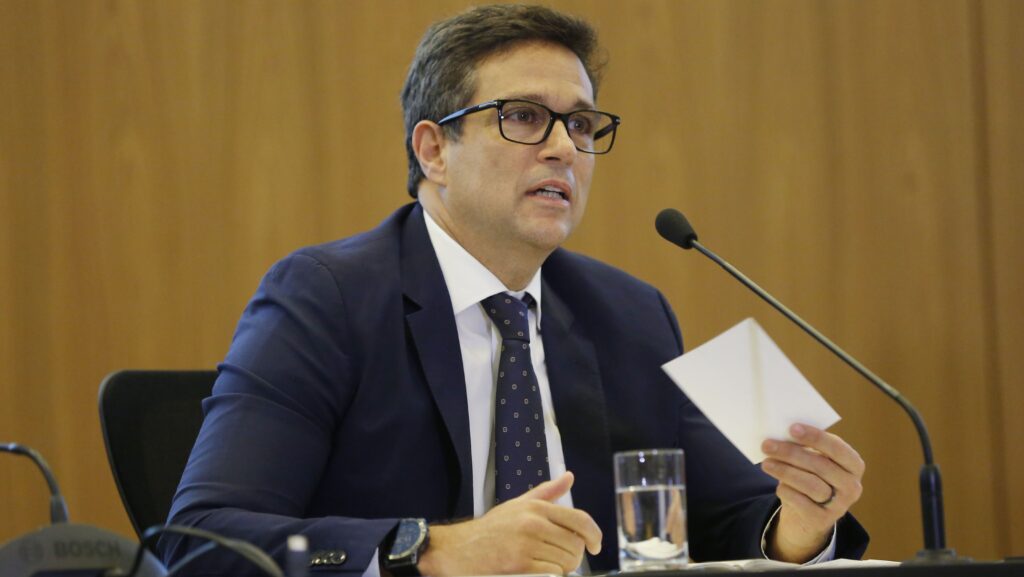 campos-neto-diz-que-gostaria-de-ter-avancado-em-autonomia-financeira-do-bc