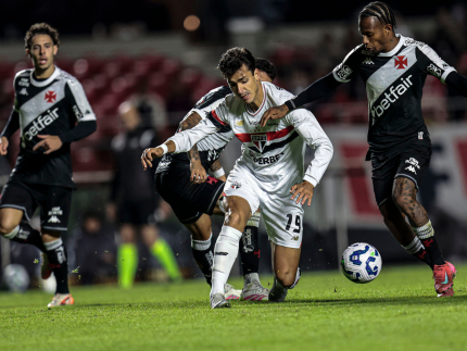 vasco-atropela-sao-paulo-no-morumbi-e-poe-fim-em-tabu-de-13-anos