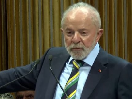 orgulho-de-ser-brasileiro-cai-e-vergonha-com-o-pais-atinge-24%,-segundo-datafolha