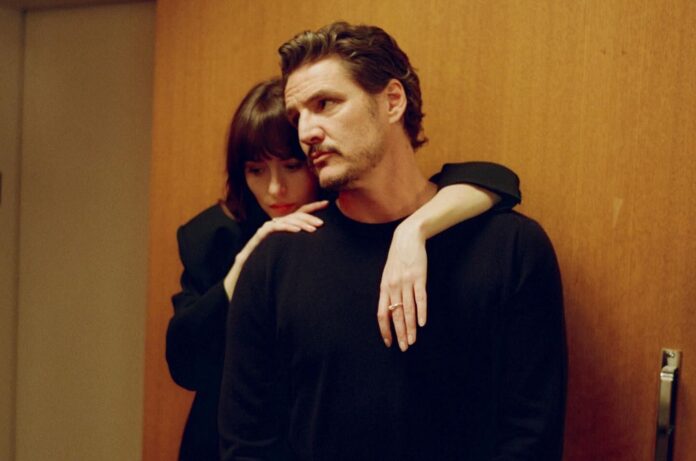 “amores-materialistas”:-filme-revela-bastidores-com-pedro-pascal-e-mais