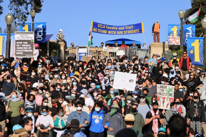trump-faz-aniversario-neste-sabado-(14);-milhoes-de-pessoas-devem-protestar