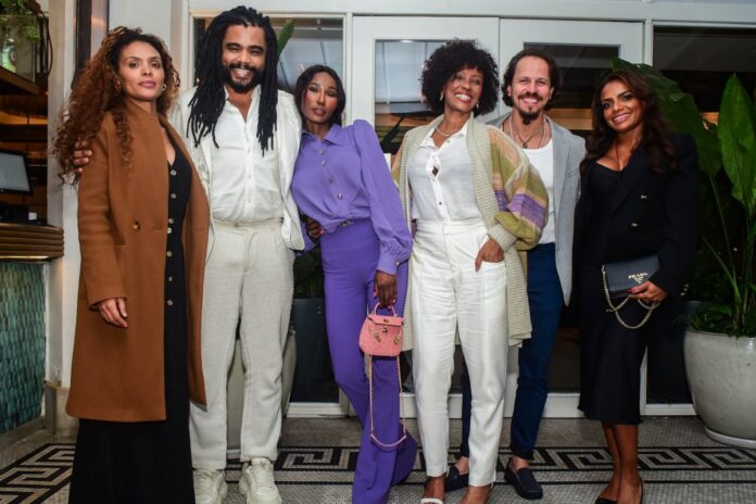 jantar-luxuoso-reune-artistas-no-copacabana-palace.-fotos!