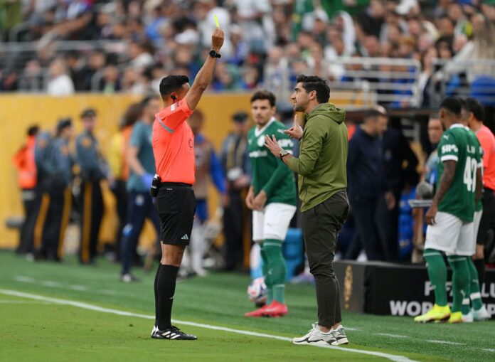 abel-lamenta-empate-do-palmeiras-com-porto:-“fomos-bem-superiores”