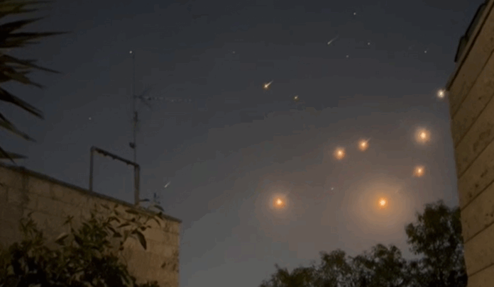 servico-de-emergencia-registra-impacto-de-foguetes-no-centro-de-israel