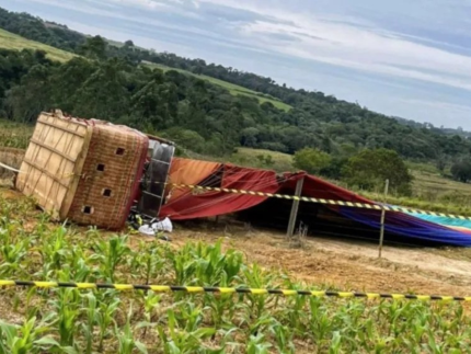 balao-com-35-pessoas-cai-no-interior-de-sp;-uma-mulher-morre-e-piloto-e-preso