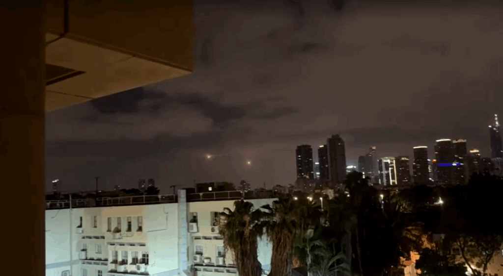 tres-pessoas-sao-mortas-em-ataques-de-misseis-iranianos-no-centro-de-israel